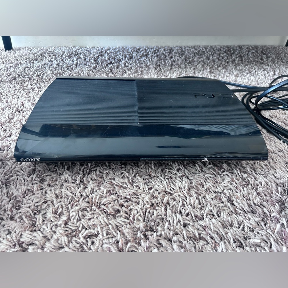Sony PlayStation 3 PS3 with 6 games & 3 controllers - Picture 4 of 6